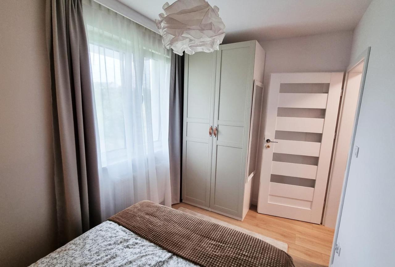 Apartament Mlody Gdansk - Bezplatny Parking, Mocne Wifi, Dobre Polaczenie Z Lotniskiem ภายนอก รูปภาพ